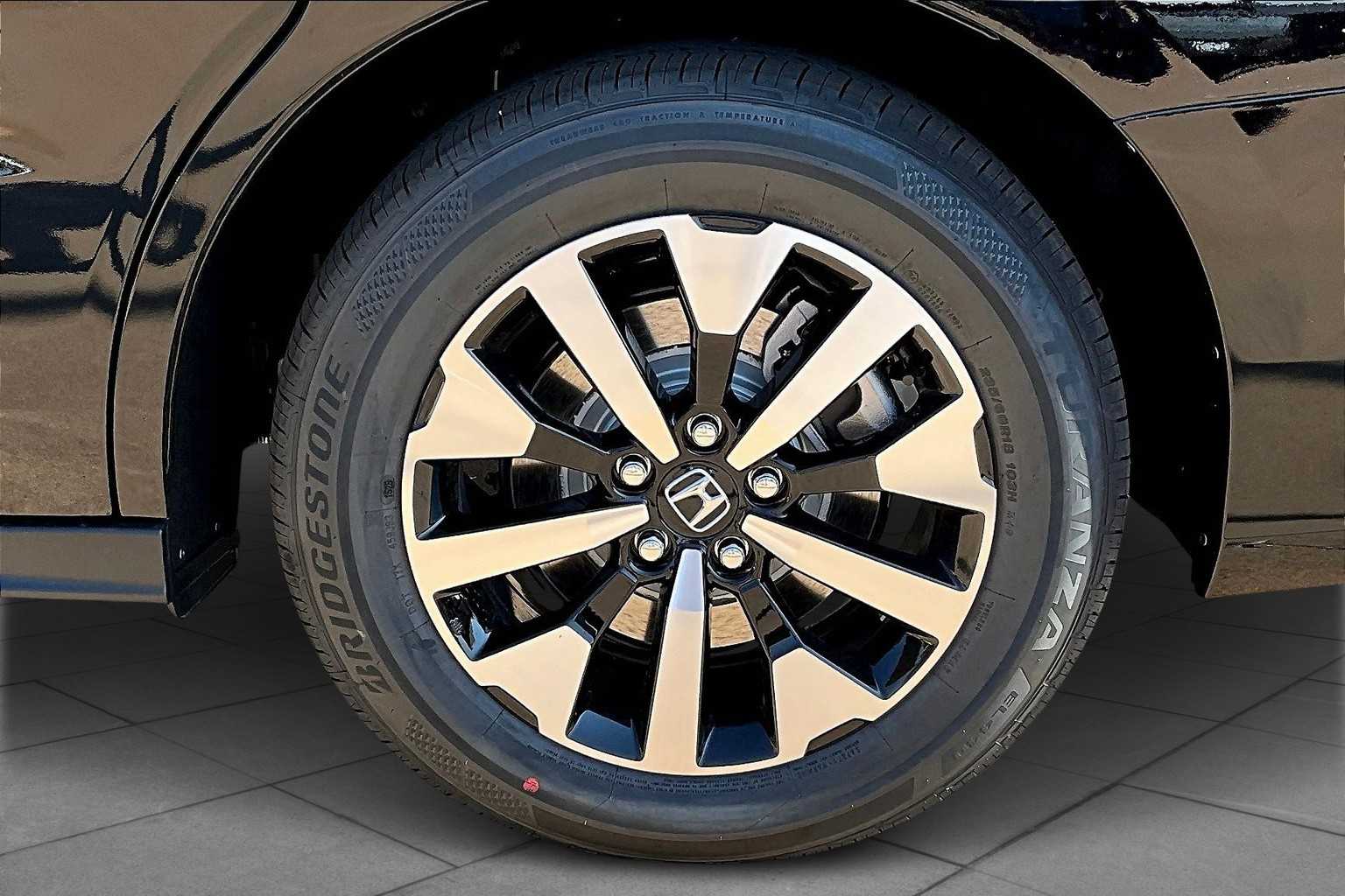2025 Honda Odyssey EX-L photo 9