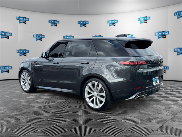 2023 Land Rover Range Rover Sport SE photo 3