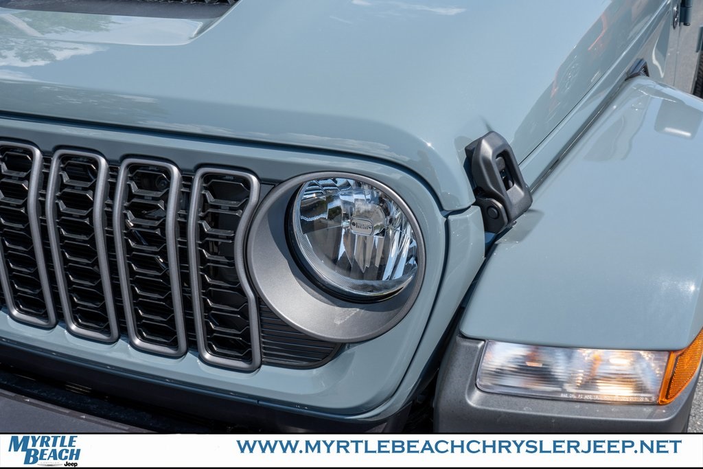 2025 Jeep Gladiator Sport S photo 9