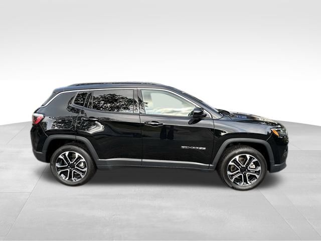 2023 Jeep Compass Limited photo 3