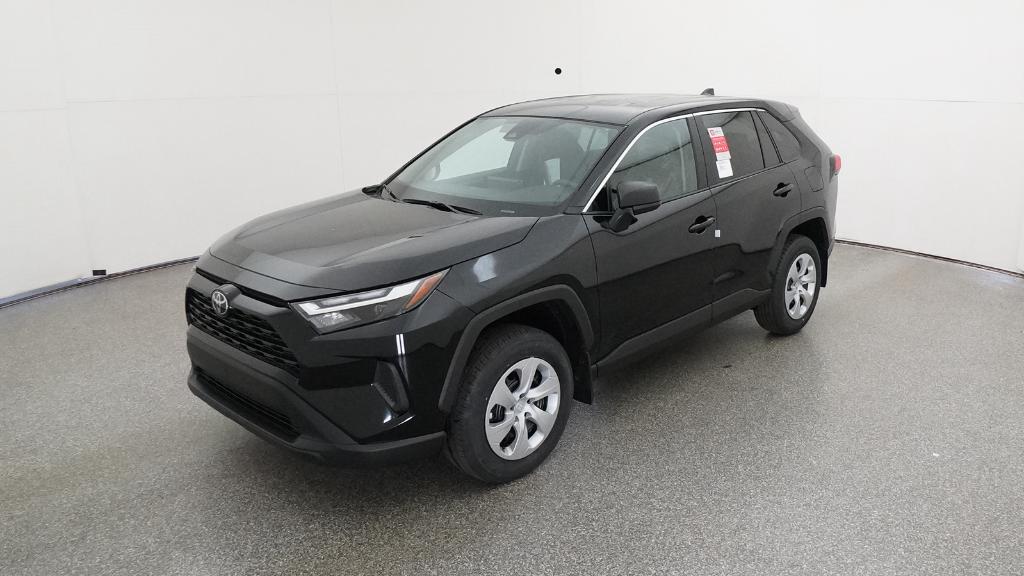 2025 Toyota RAV4 LE's photo
