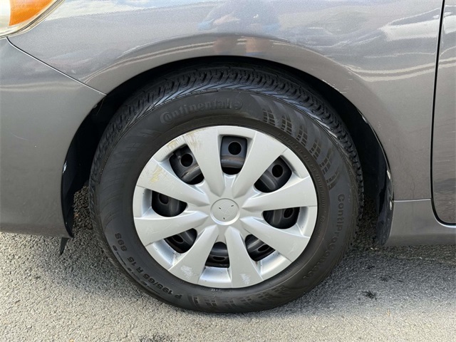 2010 Toyota Corolla LE photo 11