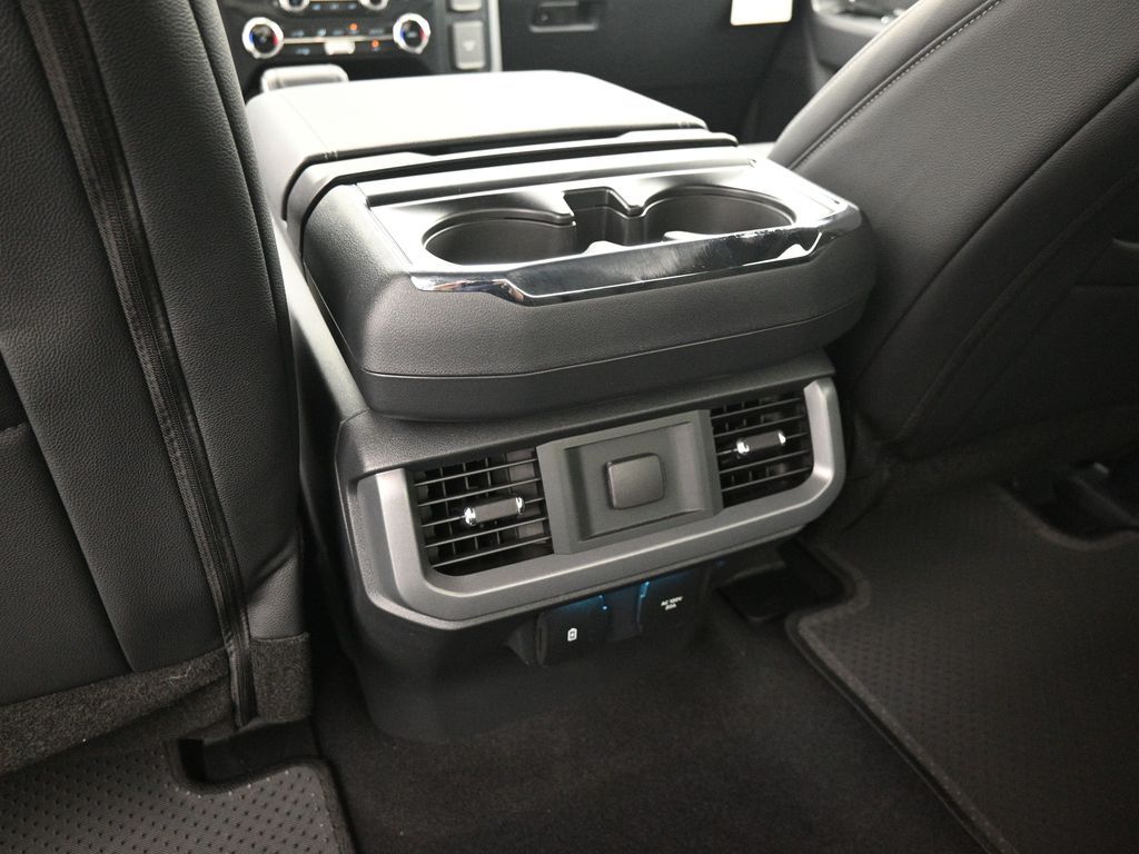 2025 Ford F-150 XLT photo 18