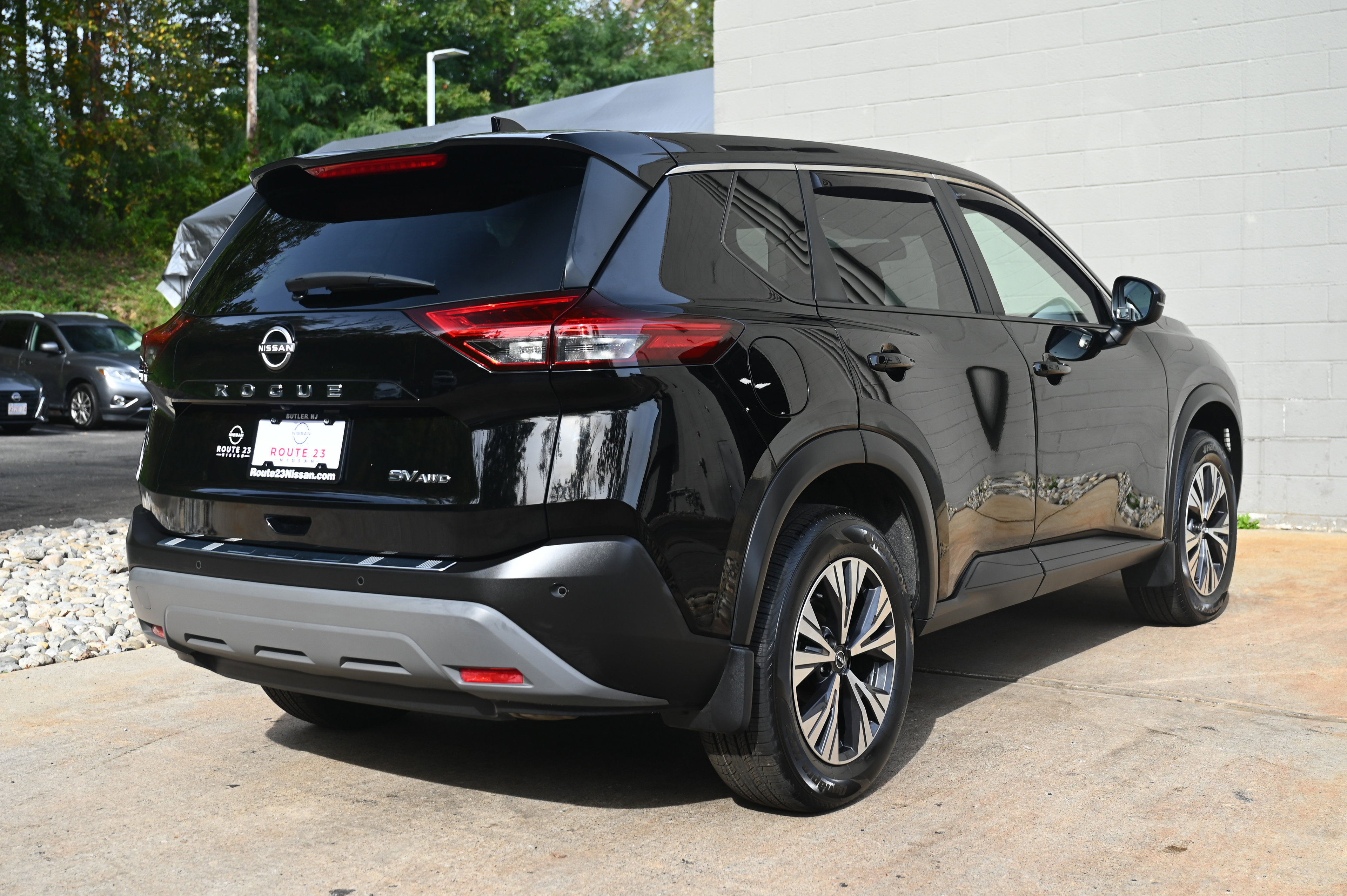 2023 Nissan Rogue SV photo 5