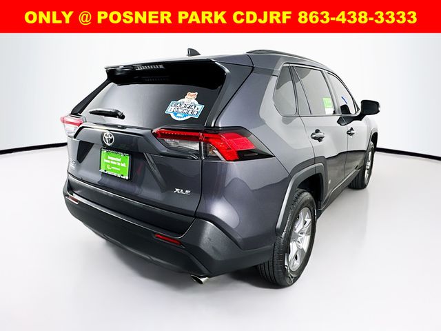 2022 Toyota RAV4 XLE photo 7