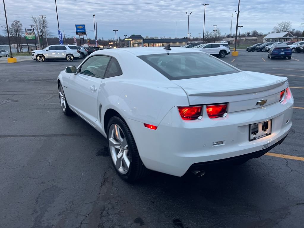 2011 Chevrolet Camaro 2LT photo 2