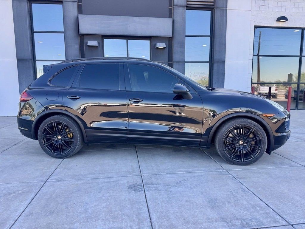 2014 Porsche Cayenne Turbo photo 2