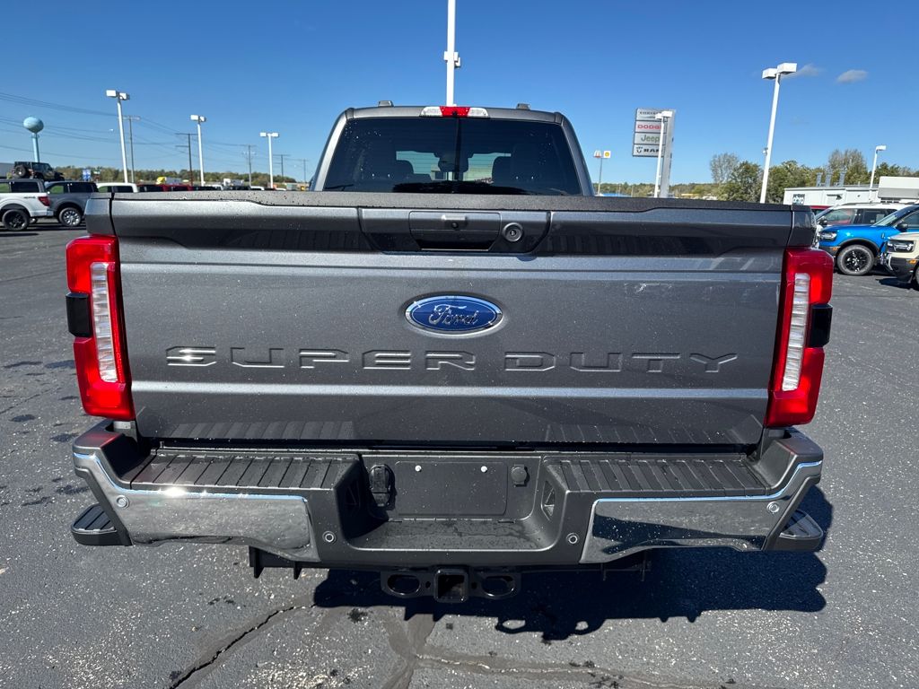 2026 Ford F-350 photo 4