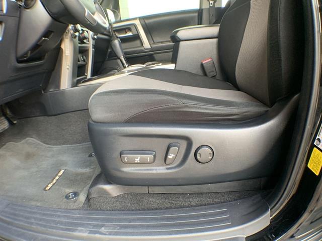 2019 Toyota 4Runner SR5 photo 12