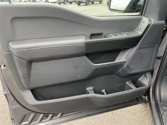 2025 Ford F-150 STX photo 9
