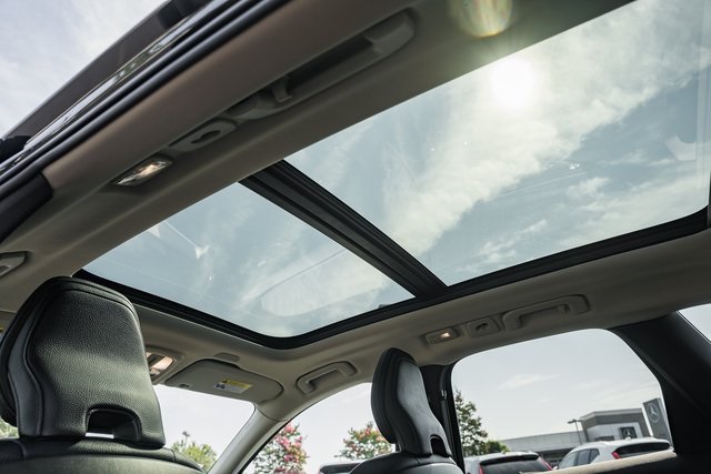 2023 Volvo XC60 Plus photo 28