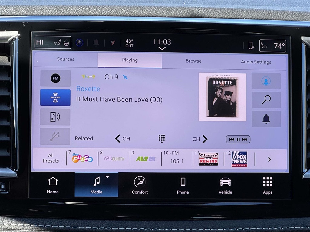 2025 Chrysler Pacifica photo 3