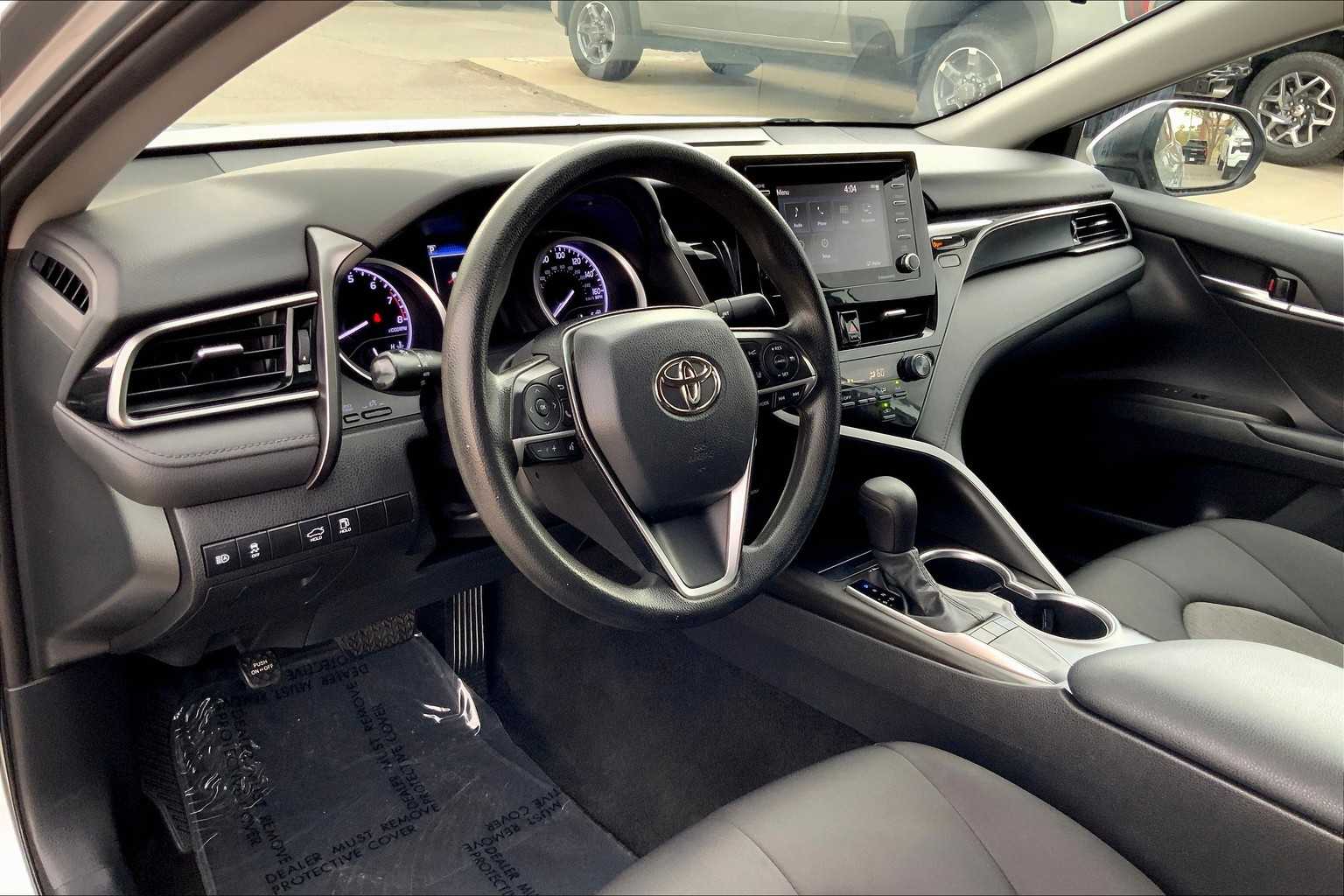 2022 Toyota Camry LE photo 16