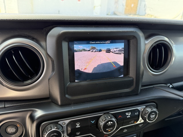 2022 Jeep Gladiator Willys photo 20
