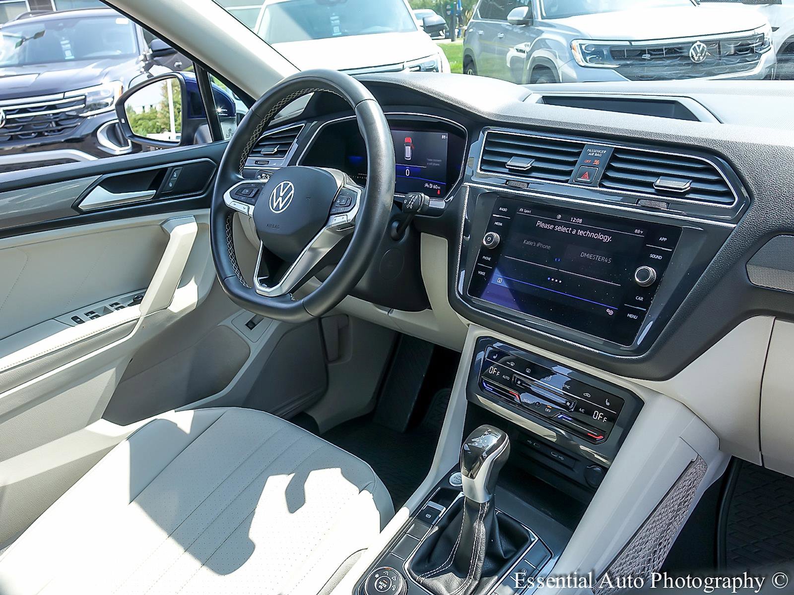 2022 VOLKSWAGEN TIGUAN - Image 23