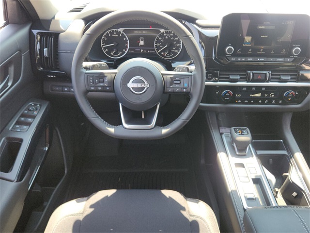 2025 Nissan Pathfinder SV photo 8