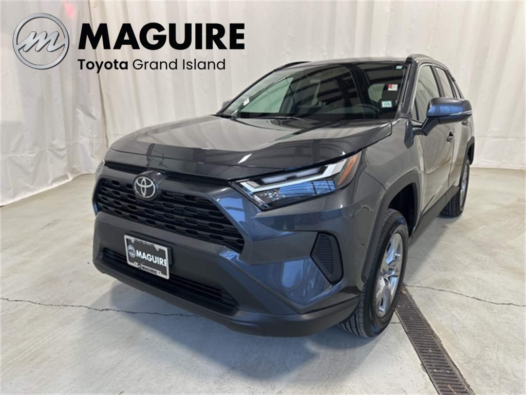2025 Toyota RAV4 XLE's photo