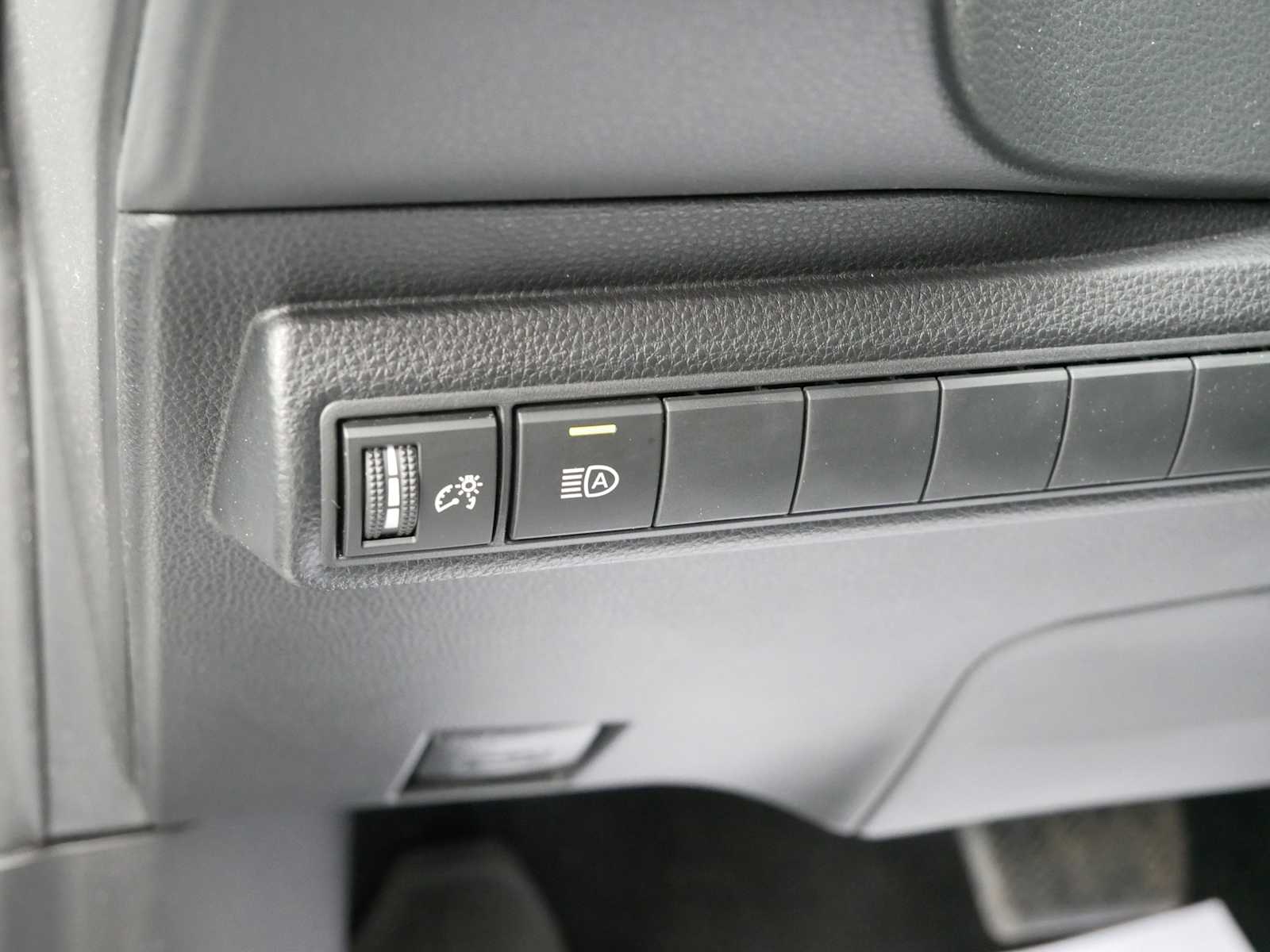 2022 Toyota Corolla SE photo 18