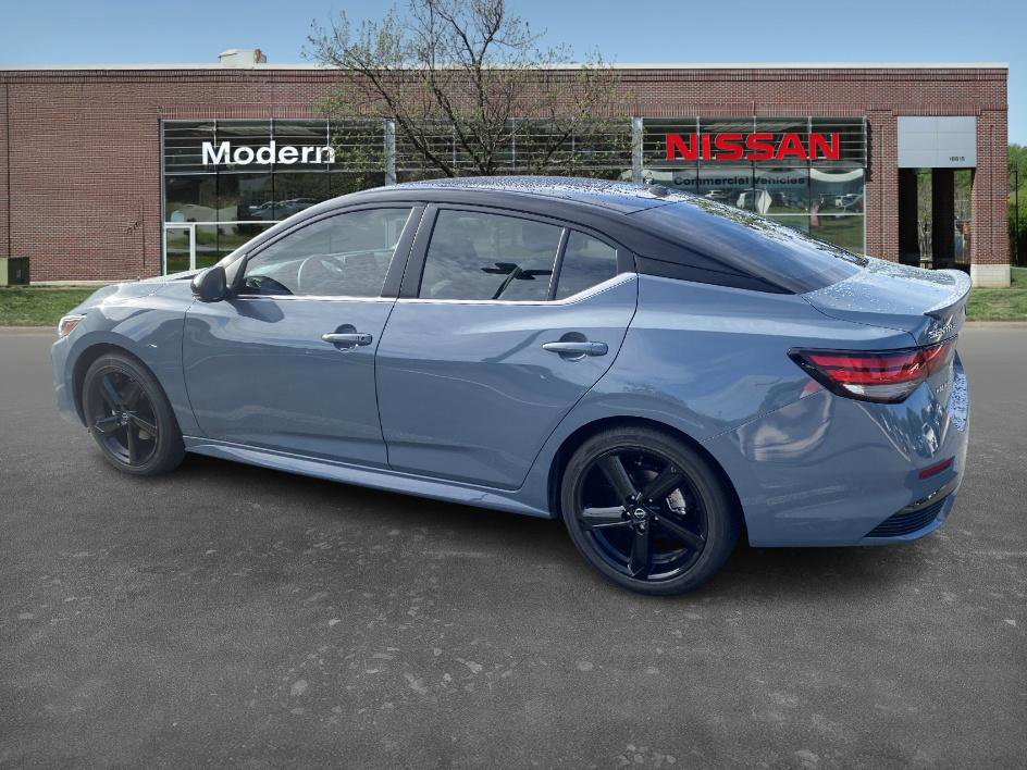 2025 Nissan Sentra SR photo 2