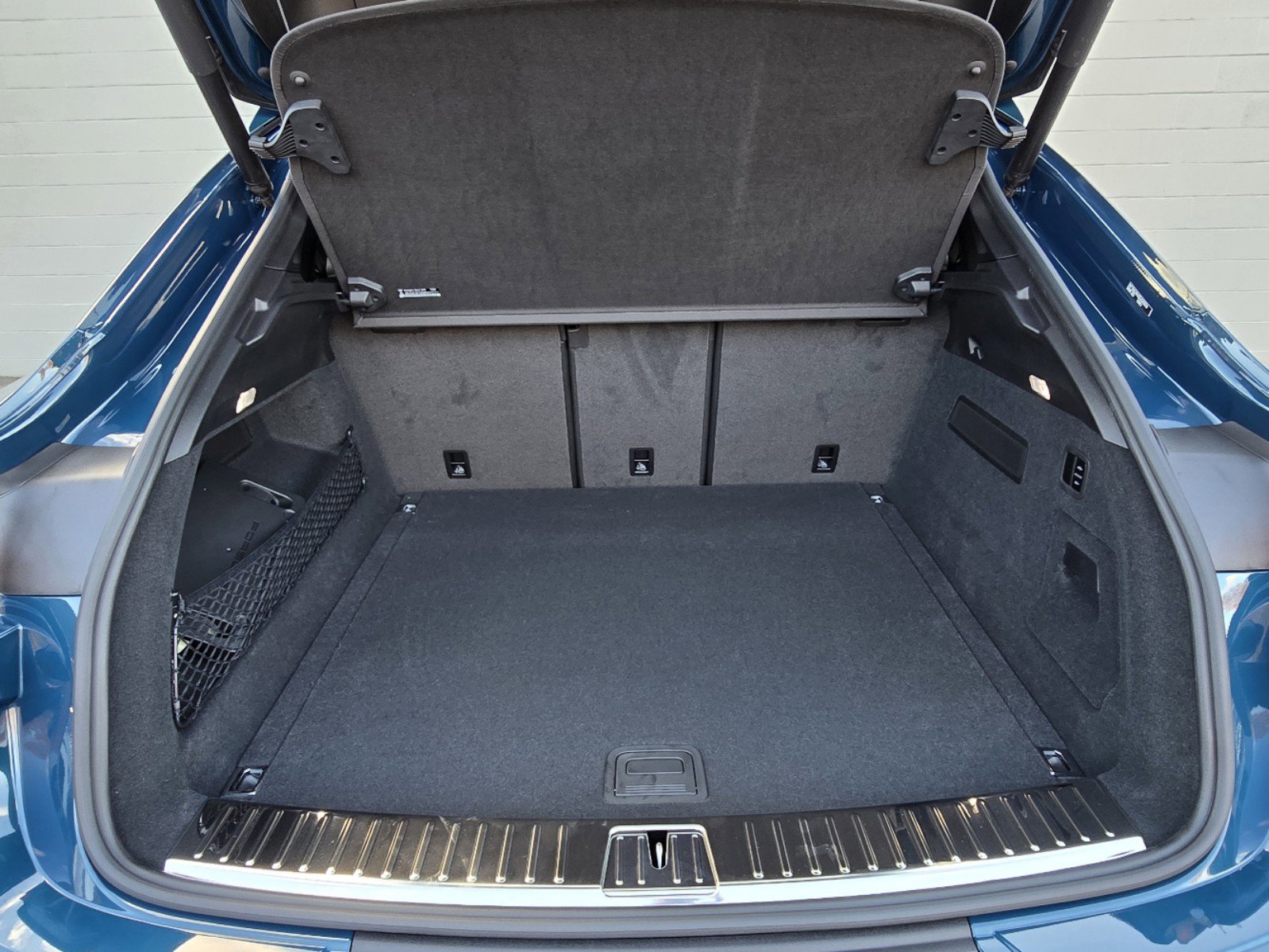 2025 Porsche Cayenne photo 20