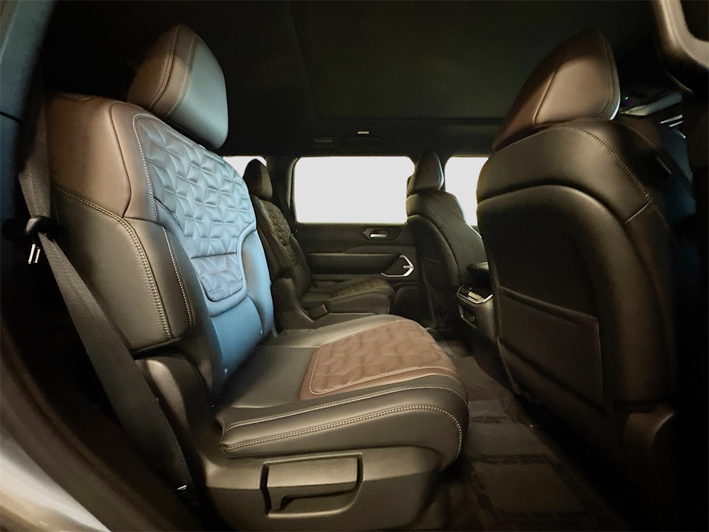2025 Nissan Armada Platinum photo 16