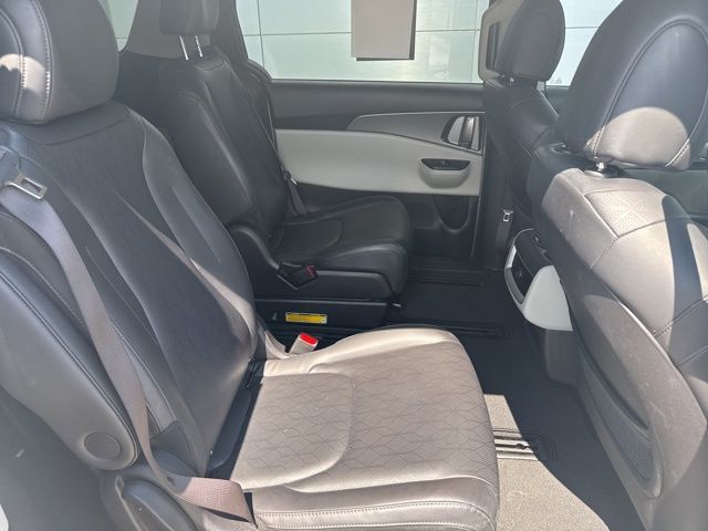 2022 Kia Carnival LX photo 22