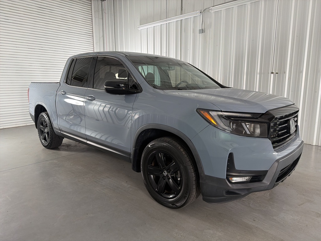 2022 Honda Ridgeline Black Edition's photo