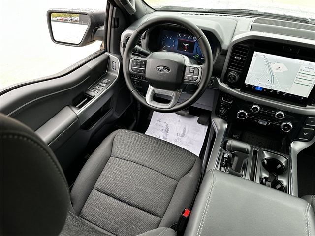 2025 Ford F-150 XLT photo 13