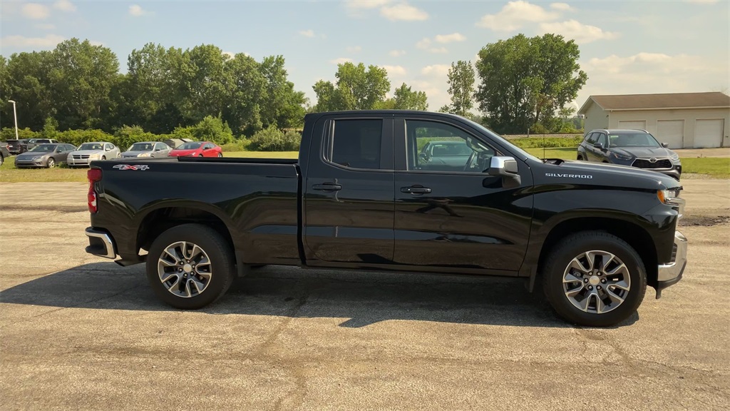 2022 Chevrolet Silverado 1500 LT photo 9