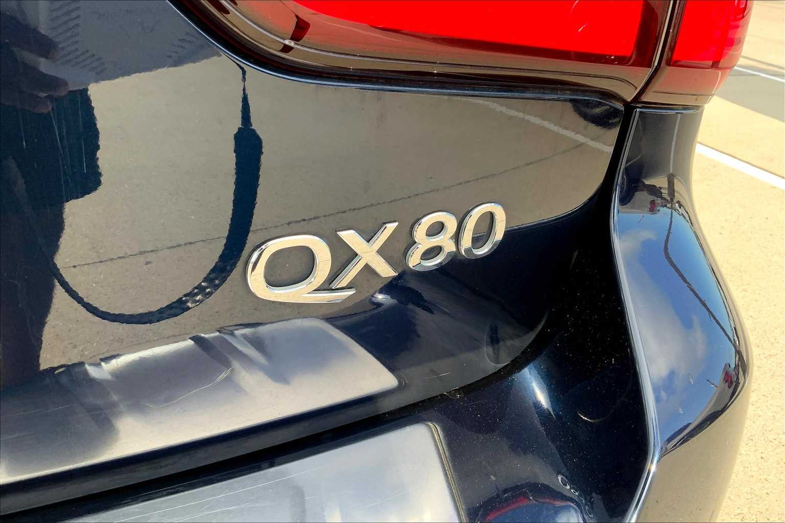 2022 Infiniti QX80 Luxe photo 9