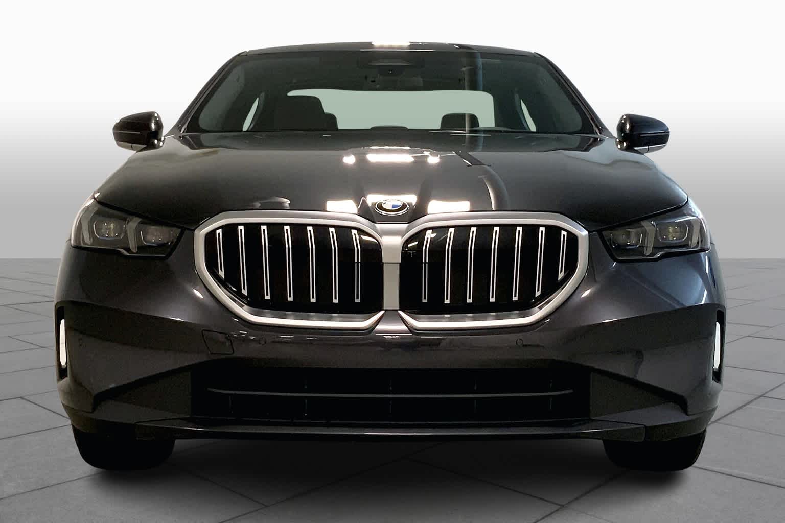 貴重！BMW 5Series 公式ライセンス商品 2025 BMW 5 Series Review | Pricing, Trims & Photos - TrueCar