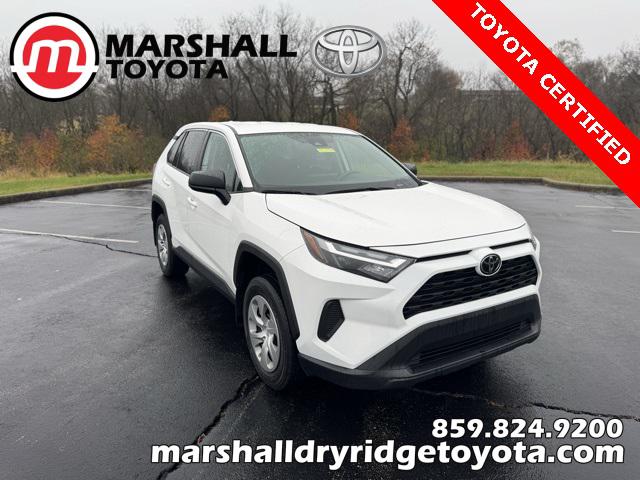 2023 Toyota RAV4 LE's photo