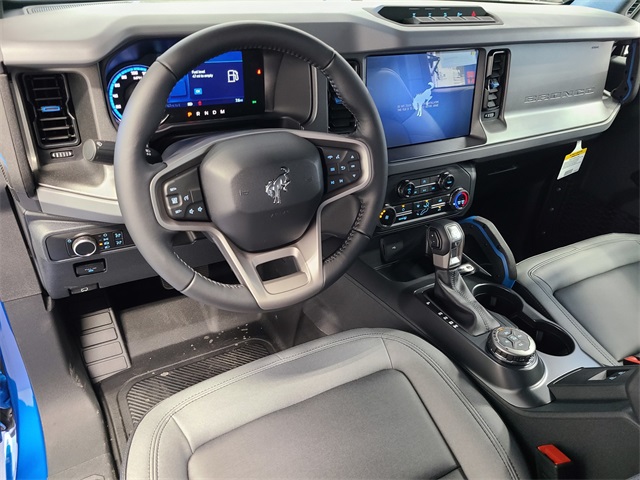 2024 Ford Bronco Black Diamond photo 11