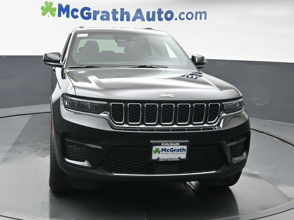 2025 Jeep Grand Cherokee Laredo X photo 2