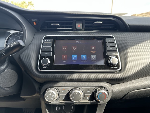 2025 Nissan Kicks Play S photo 17