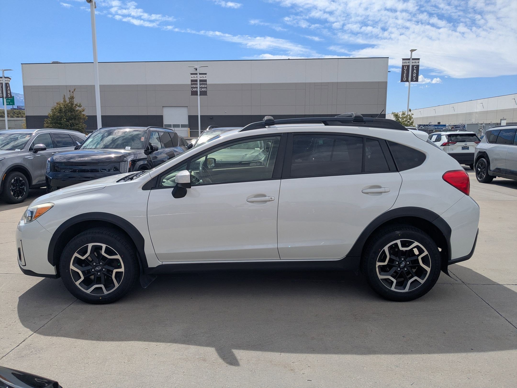 2017 Subaru Crosstrek Premium photo 2