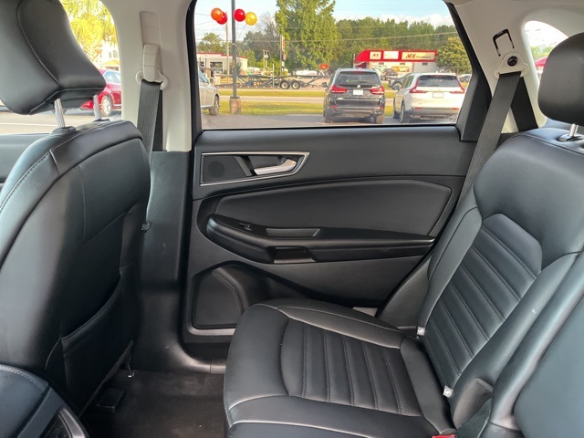 2022 Ford Edge SEL photo 12
