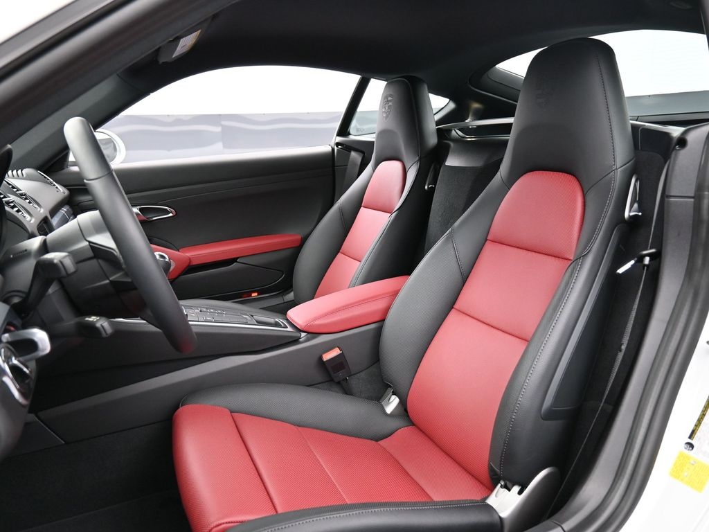 2025 Porsche Cayman S photo 4