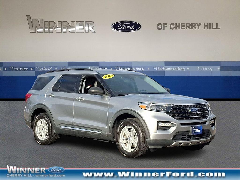 2022 Ford Explorer XLT's photo