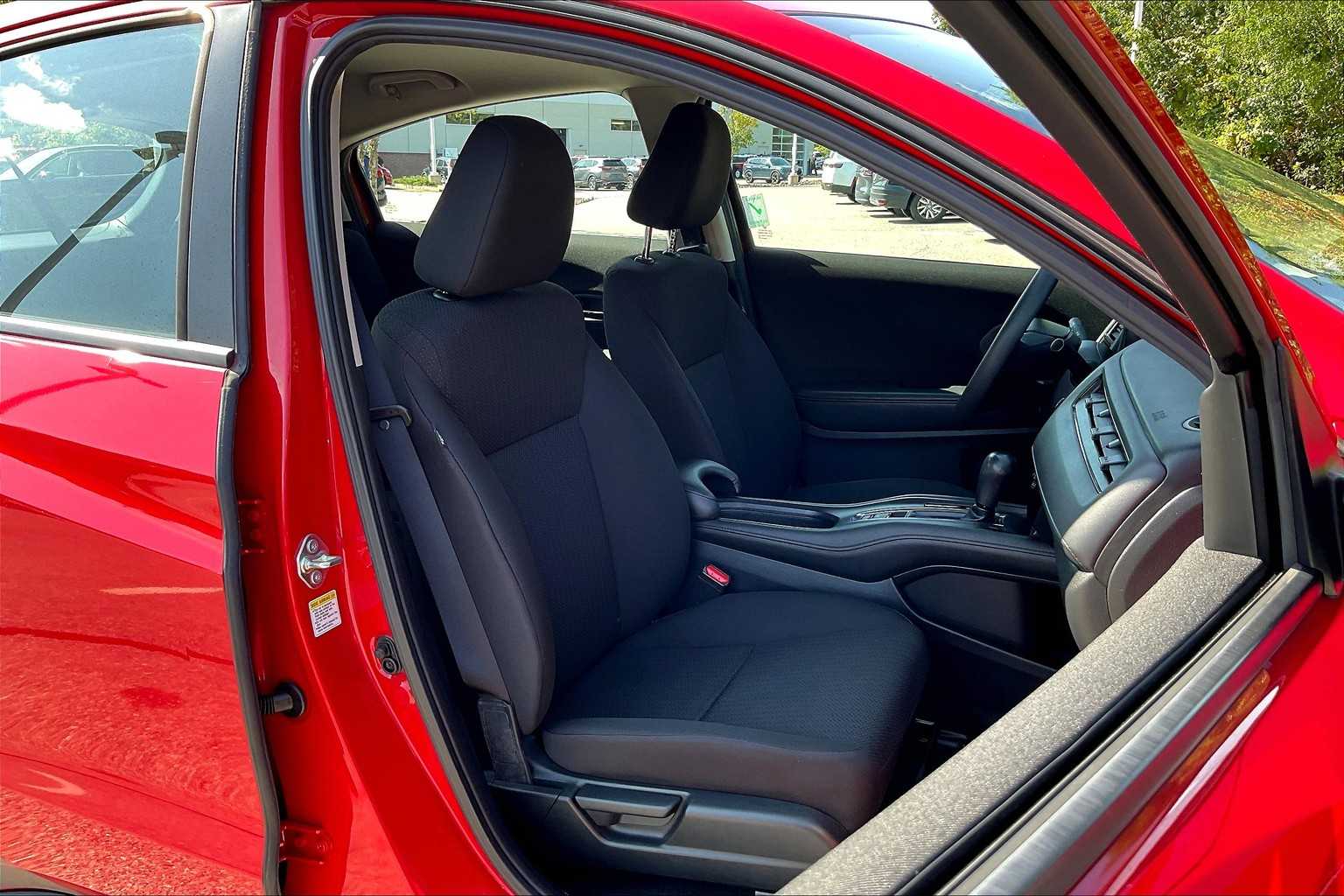 2016 Honda HR-V LX photo 11