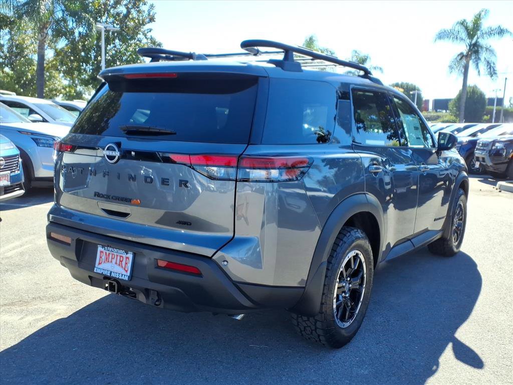 2025 Nissan Pathfinder Rock Creek photo 3
