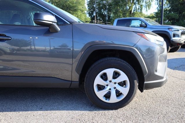 2024 Toyota RAV4 LE photo 6