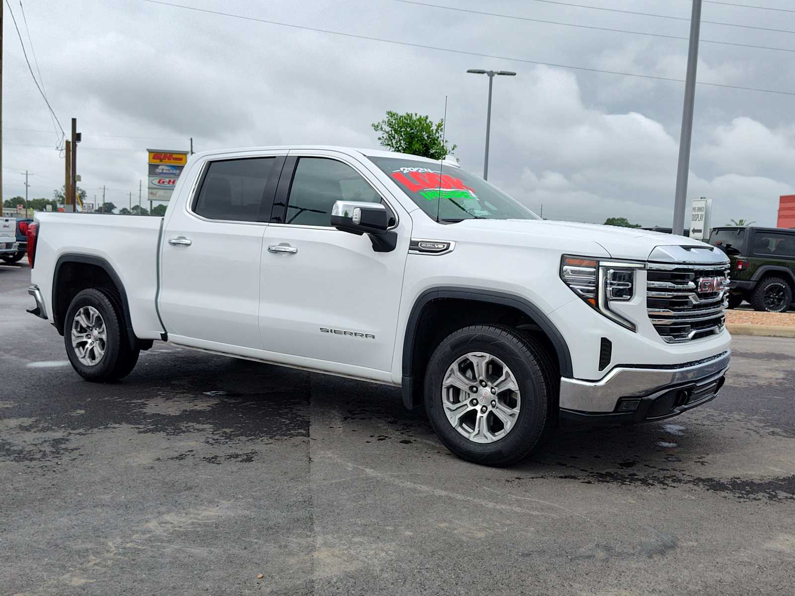 2024 GMC Sierra 1500 SLT's photo