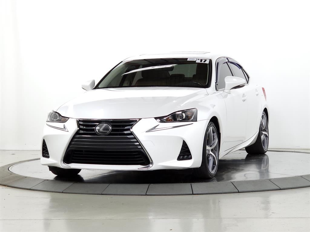 2017 Lexus IS 300 photo 3