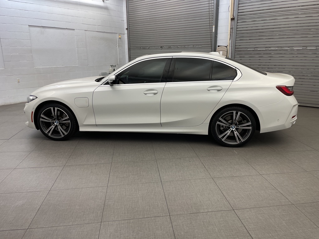 2024 Bmw 330e photo 7