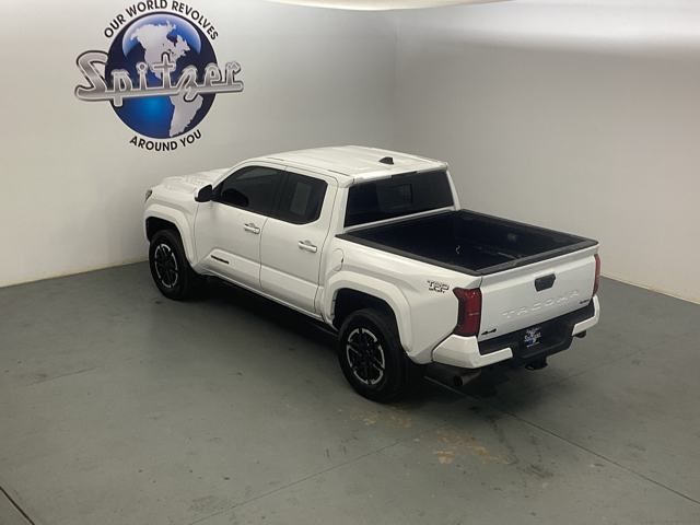 2024 Toyota Tacoma 4x4 Double Cab photo 10