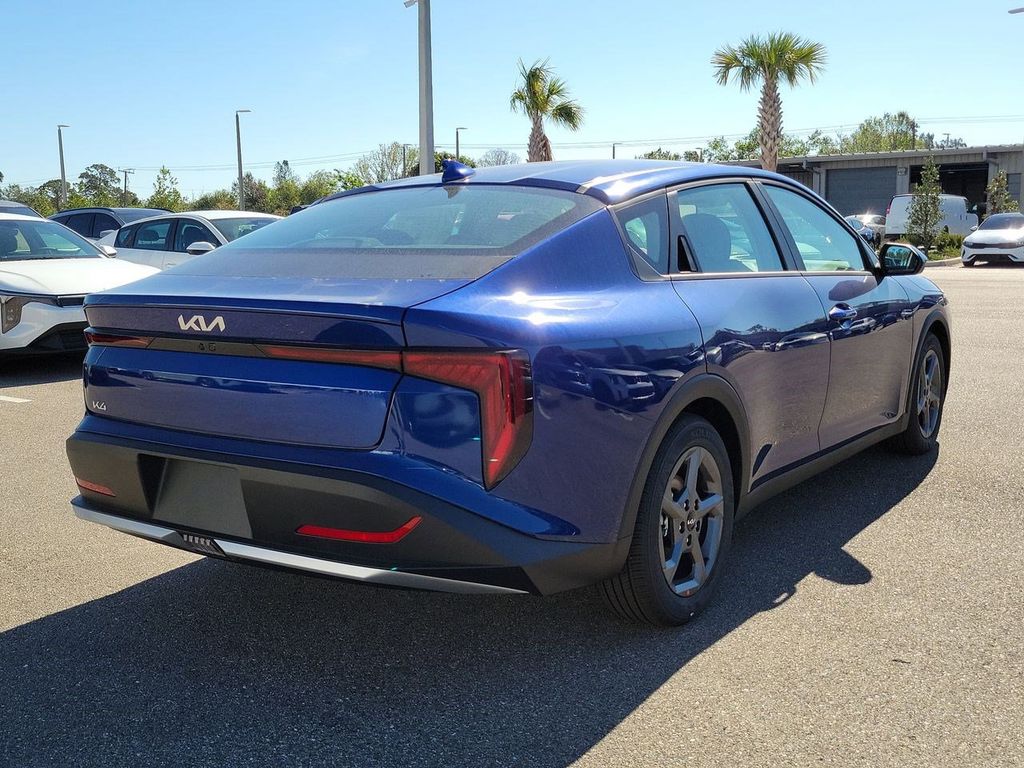 2025 Kia K4 LXS photo 5