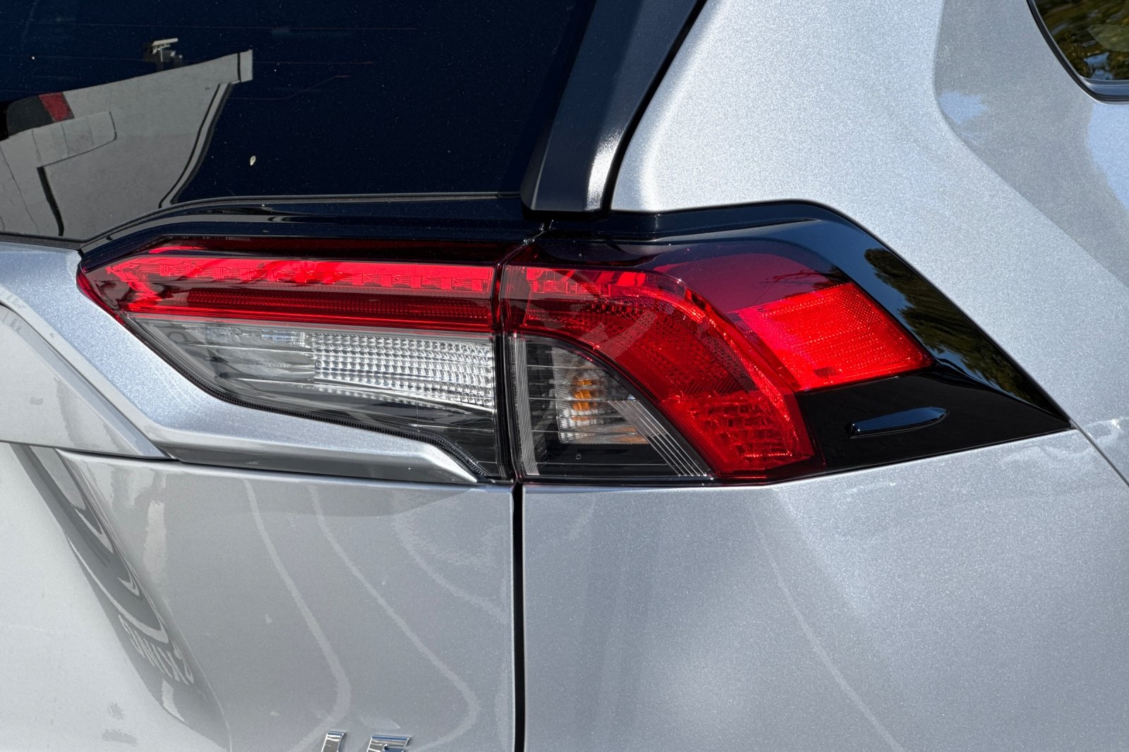2025 Toyota RAV4 LE photo 24