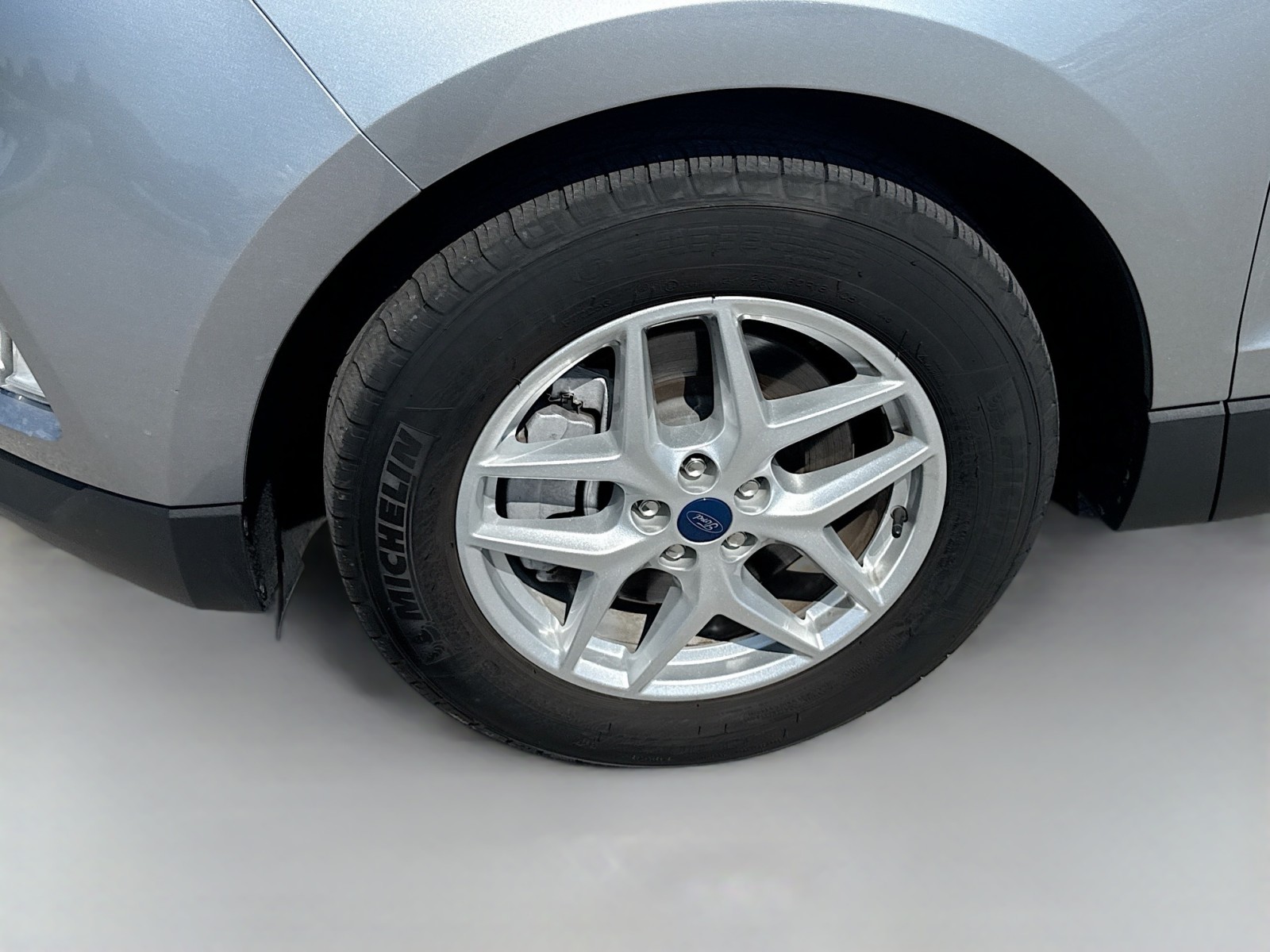 2022 Ford Edge SEL photo 29