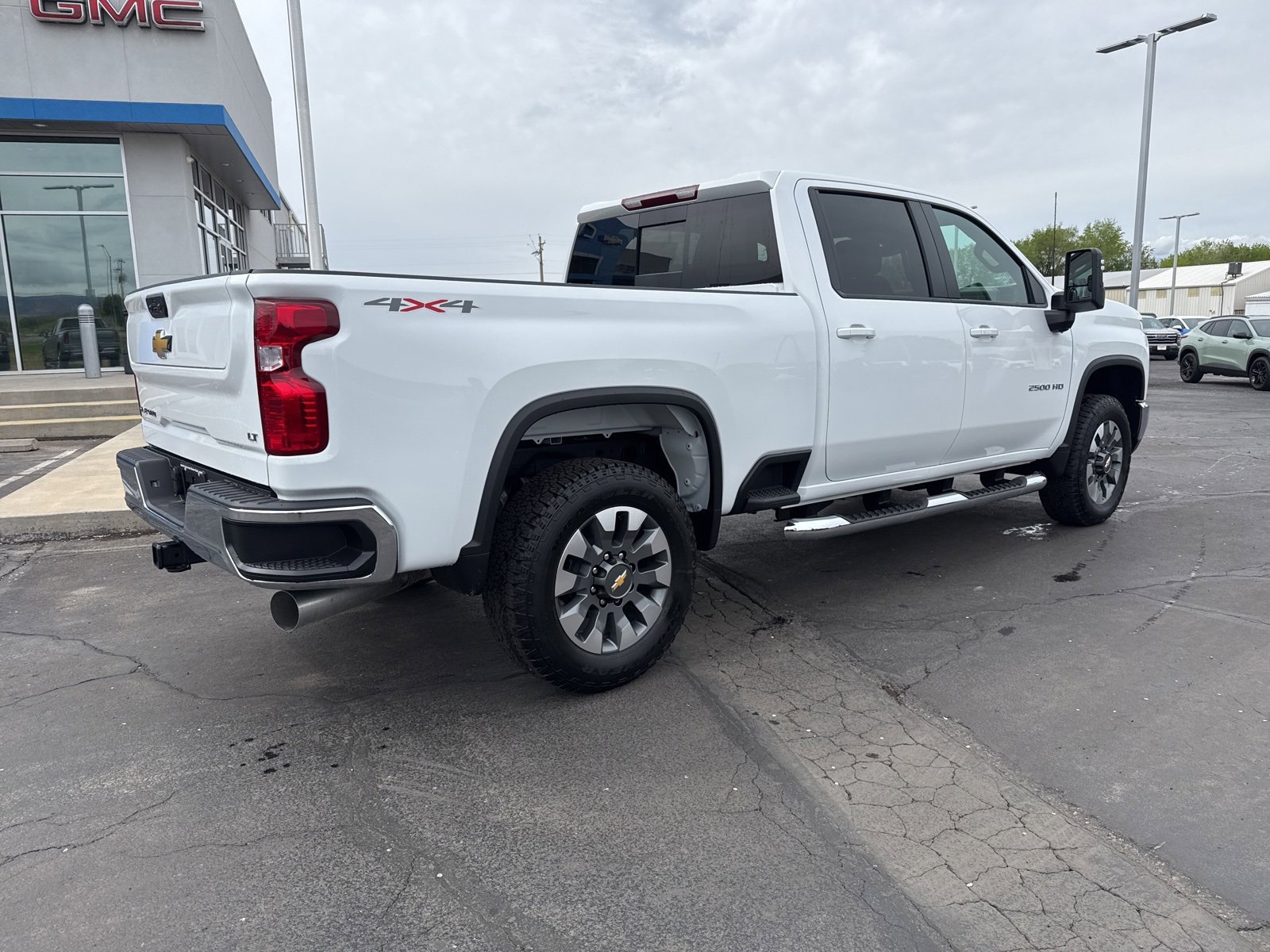 2025 Chevrolet Silverado 2500HD LT photo 3